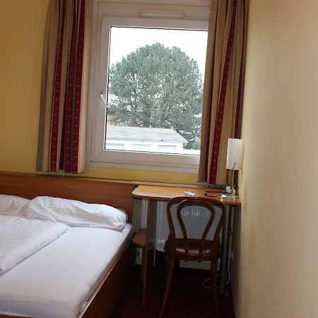 Amedia Express Sattledt, Trademark Collection By Wyndham Hotel