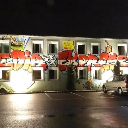 Amedia Express Sattledt, Trademark Collection By Wyndham Hotel