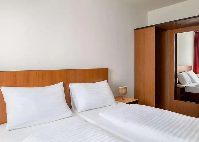 Otel Amedia Express Sattledt, Trademark Collection By Wyndham