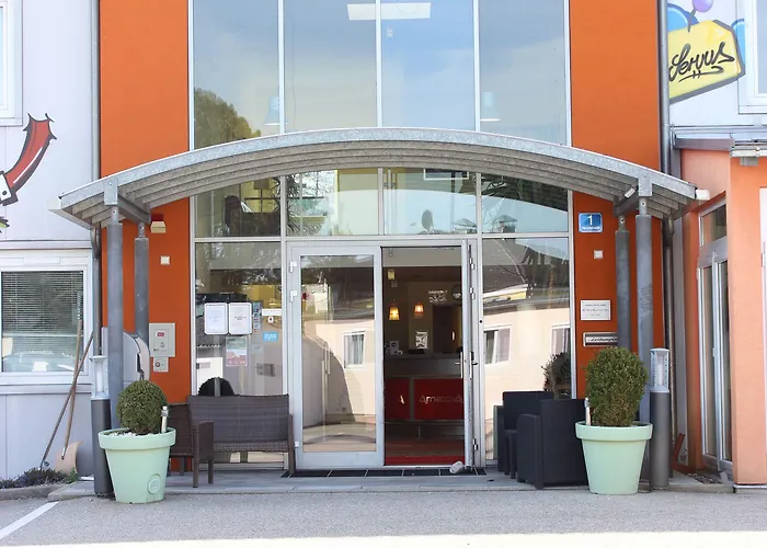 Hotel Amedia Express Sattledt, Trademark Collection By Wyndham Sattledt