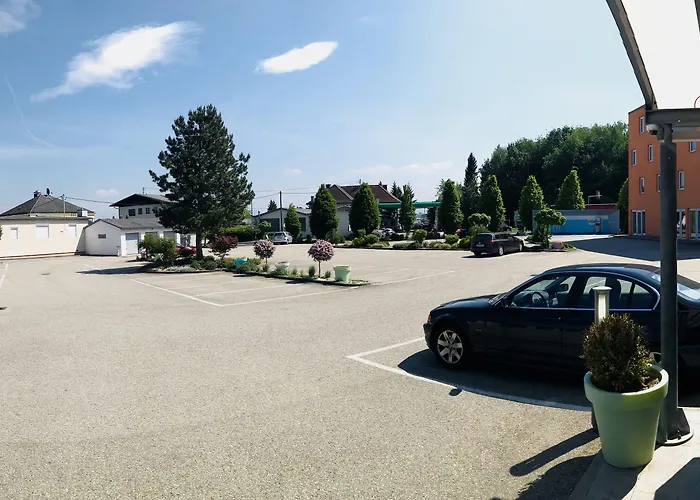 Hotel Amedia Express Sattledt, Trademark Collection By Wyndham