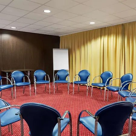 Amedia Express Sattledt, Trademark Collection By Wyndham Hotel 3*