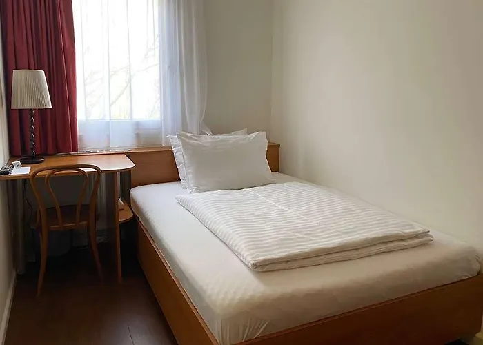 Hotel Amedia Express Sattledt, Trademark Collection By Wyndham 3*